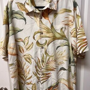 Tommy Bahama Cream Tropical Leaf Print Short Sleeve Button-Up 100% Silk